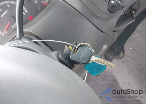 2002 Ford F-150 Lariat/Xlt z USA, uszkodzony, nr VIN 1FTRW08LX2KE34597